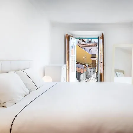 Breathtaking View Over Lisbon Lizbona